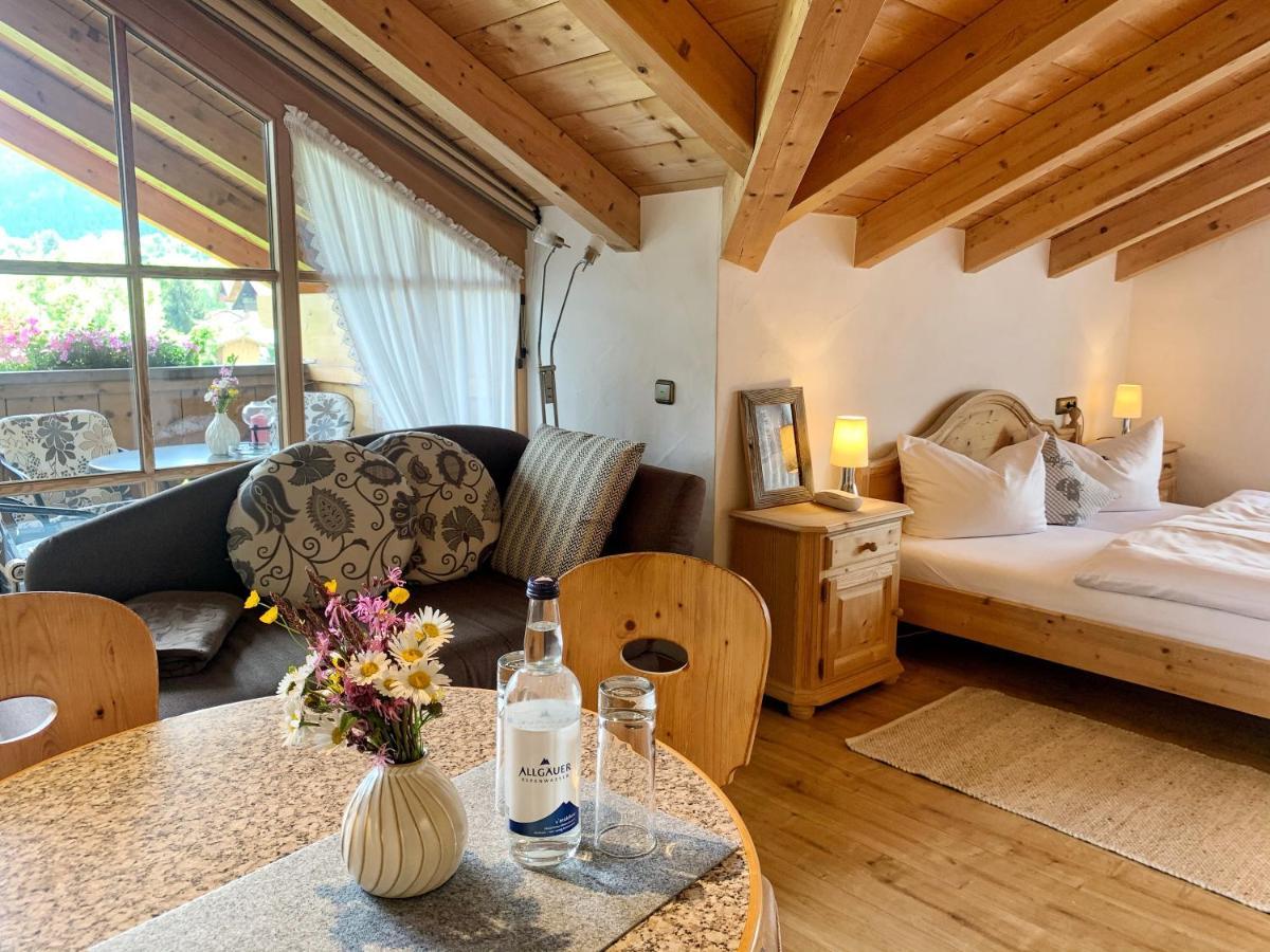 Gaestehaus "Zur Schmiede" Wertach Luaran gambar
