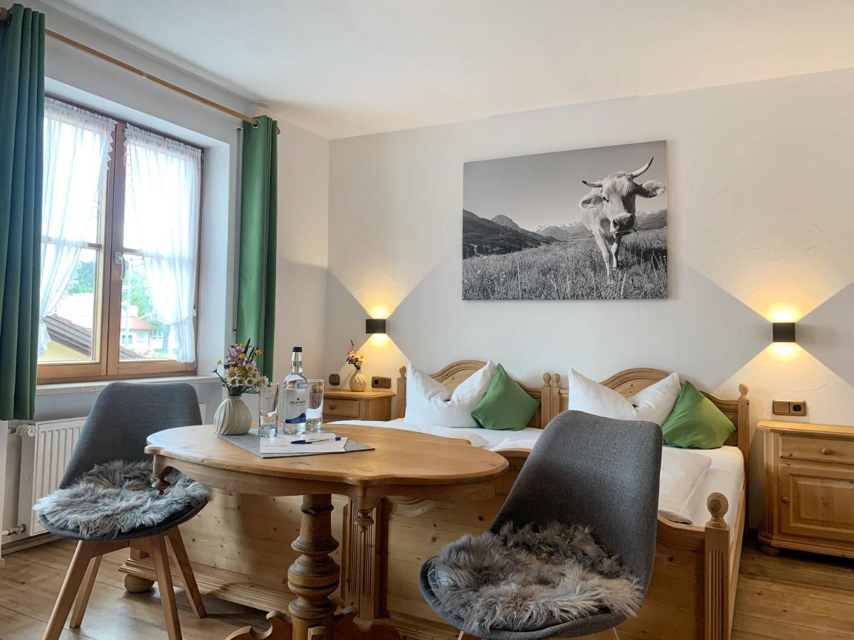 Gaestehaus "Zur Schmiede" Wertach Luaran gambar
