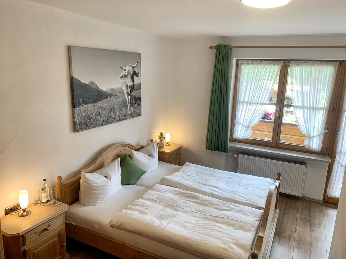Gaestehaus "Zur Schmiede" Wertach Luaran gambar